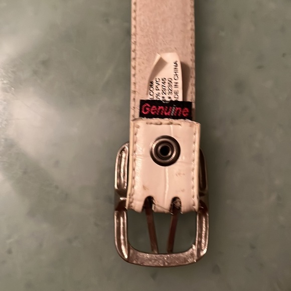 Volcom whir belt with silver hardware skater girl must have! 🖤😉🖤 - Picture 7 of 8